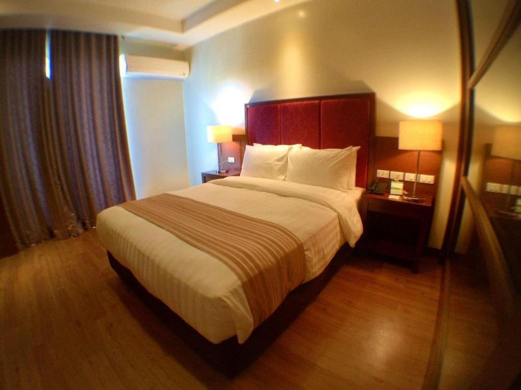 Mansion Garden Hotel Olongapo Luaran gambar